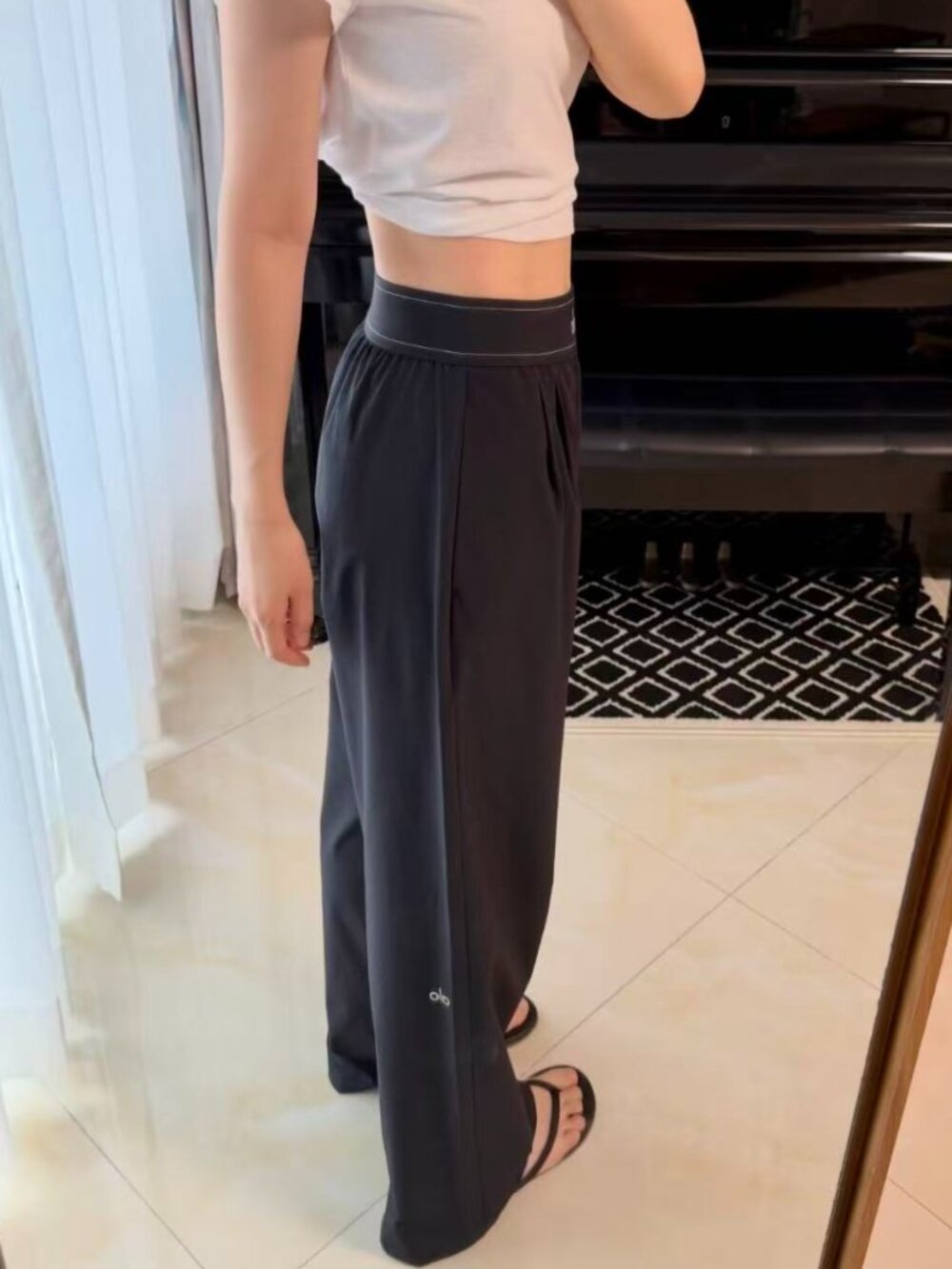 NWT ALO Yoga Suit Up pants Black Regular 30 inches😉Women's Size XS - Picture 9 of 9